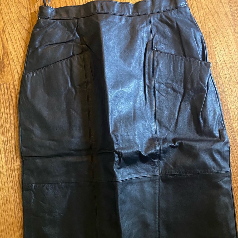 3/$25 Sale | Black Pleather To the Knee Skirt with Pockets